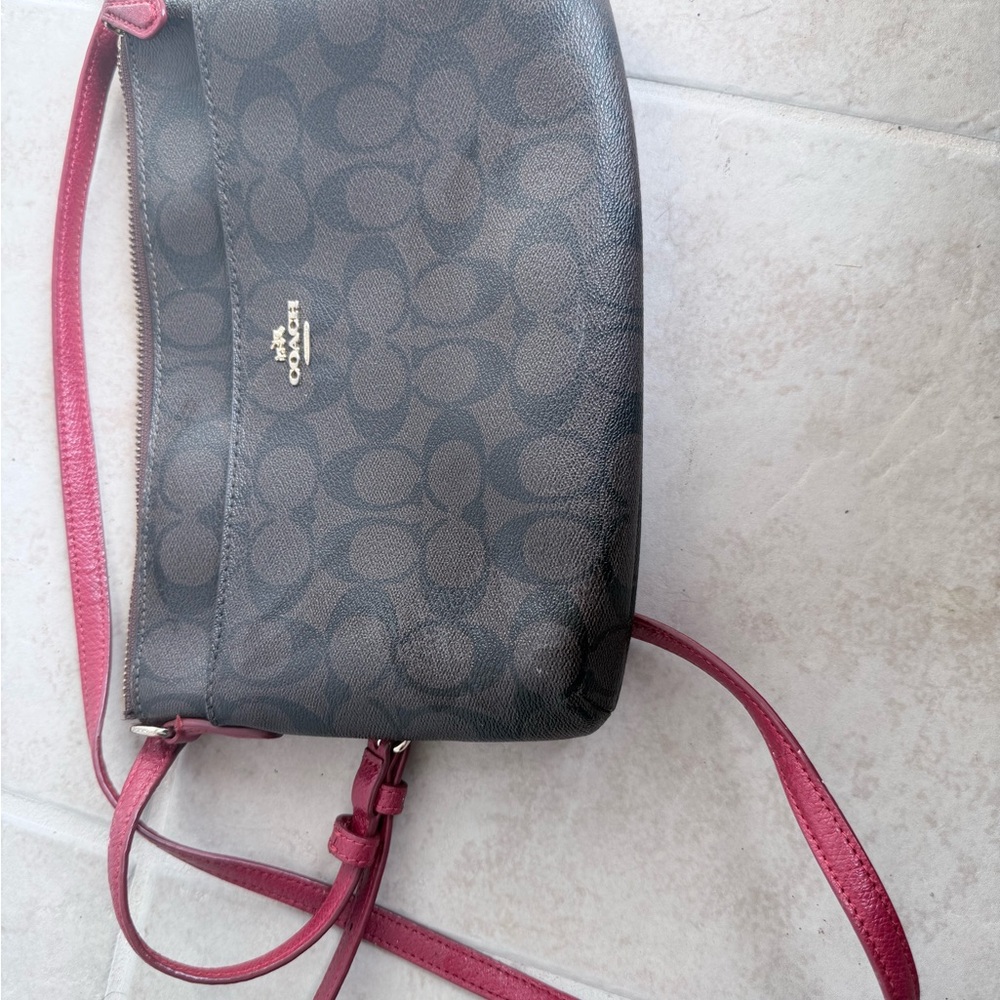 Coach Signature Black and Pink Crossbody‎ Bag